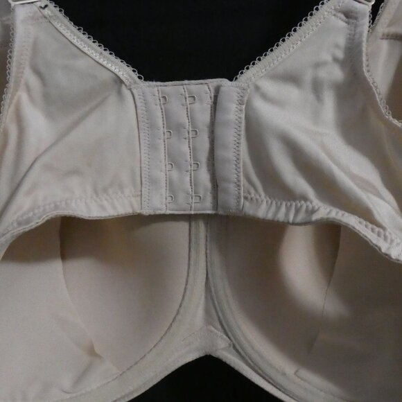 WACOAL | 40 DDD | Elegant Beige Comfort Bra | Wired | *Padding Not Included - Picture 7 of 13